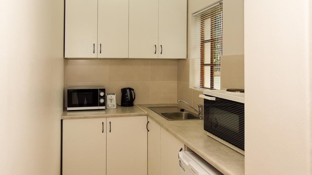 39 On Nile Guest House Порт Елизабет Стая снимка