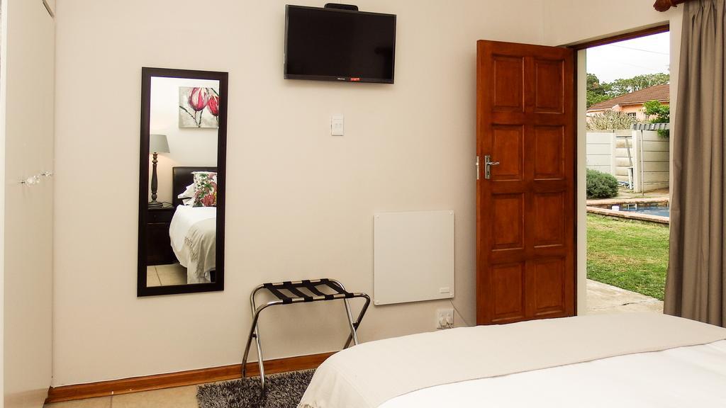 39 On Nile Guest House Порт Елизабет Стая снимка