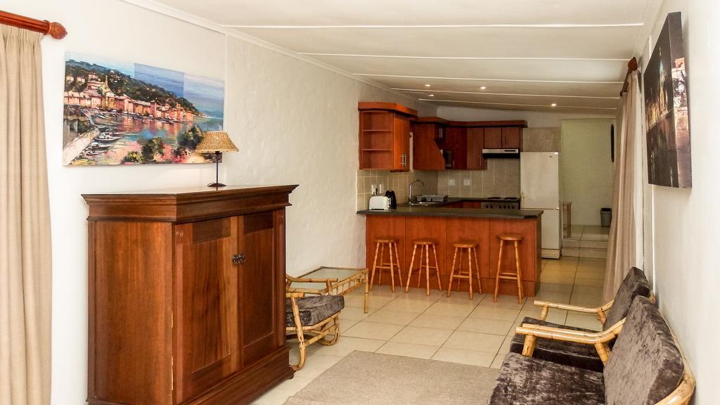 39 On Nile Guest House Порт Елизабет Стая снимка