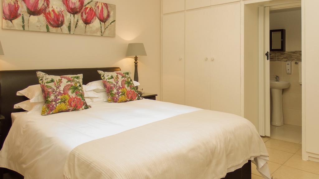 39 On Nile Guest House Порт Елизабет Стая снимка